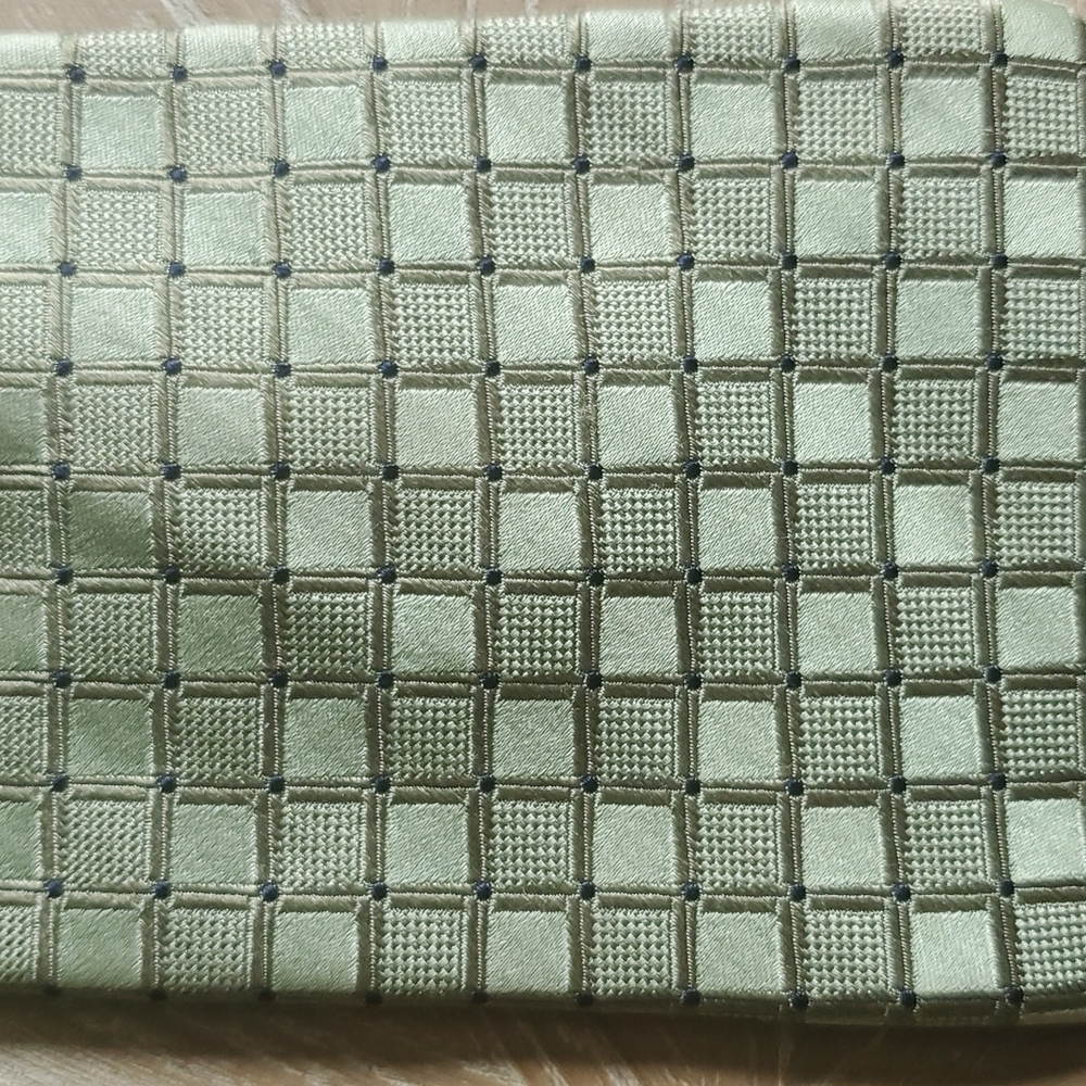 JoS.A.BANK green tie - Picture 2 of 5